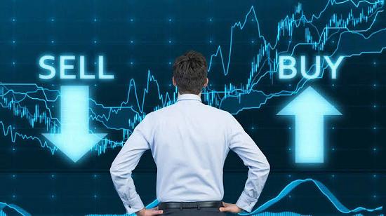 Axis Bank, HUL, Tata Consumer, MCX और IIFL Finance के शेयर आज फोकस में - April 2024 stocks to watch