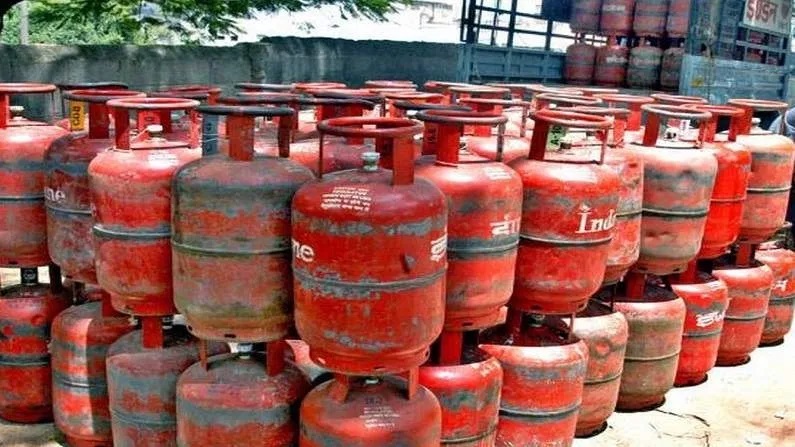 LPG Price Update :1 June से सस्‍ता हुआ LPG सिलेंडर, फटाफट चेक करें नए दाम